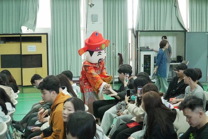 馬力全開情繫正修！正修科大僑生春節聯歡 拔河奪冠、抽大獎熱鬧非凡圖片