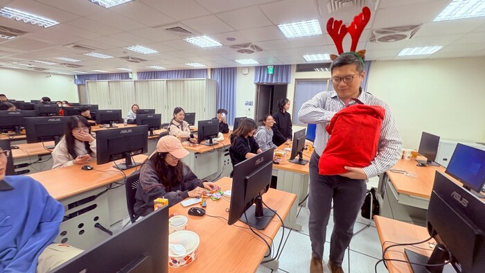 114學年度僑生冬至暨聖誕幸福小語活動圖片