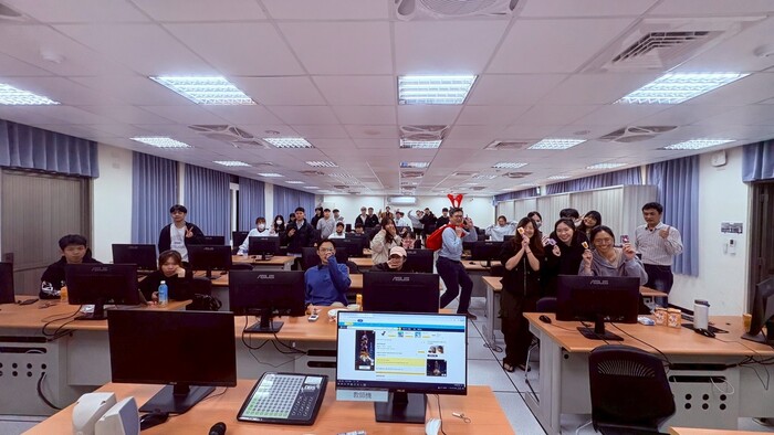 114學年度僑生冬至暨聖誕幸福小語活動圖片