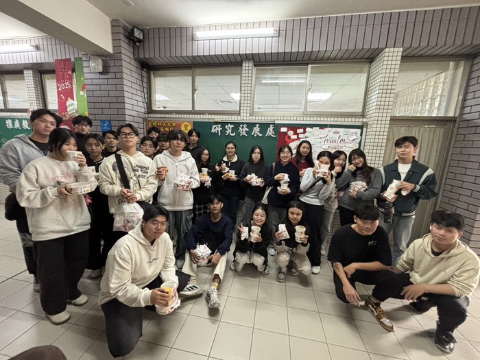 114學年度僑生冬至暨聖誕幸福小語活動圖片